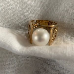 Pearl ring 14kt filigree setting